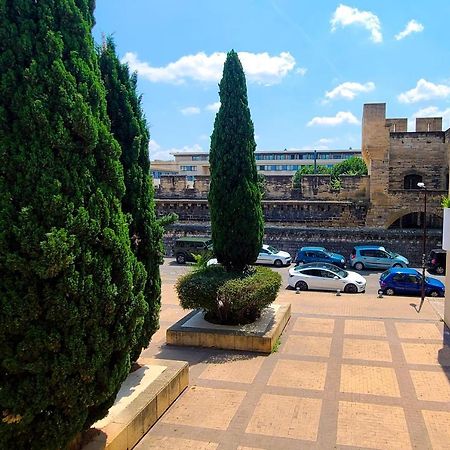 Regard Sur Les Remparts - Terrasse & Parking Appartement Avignon Buitenkant foto