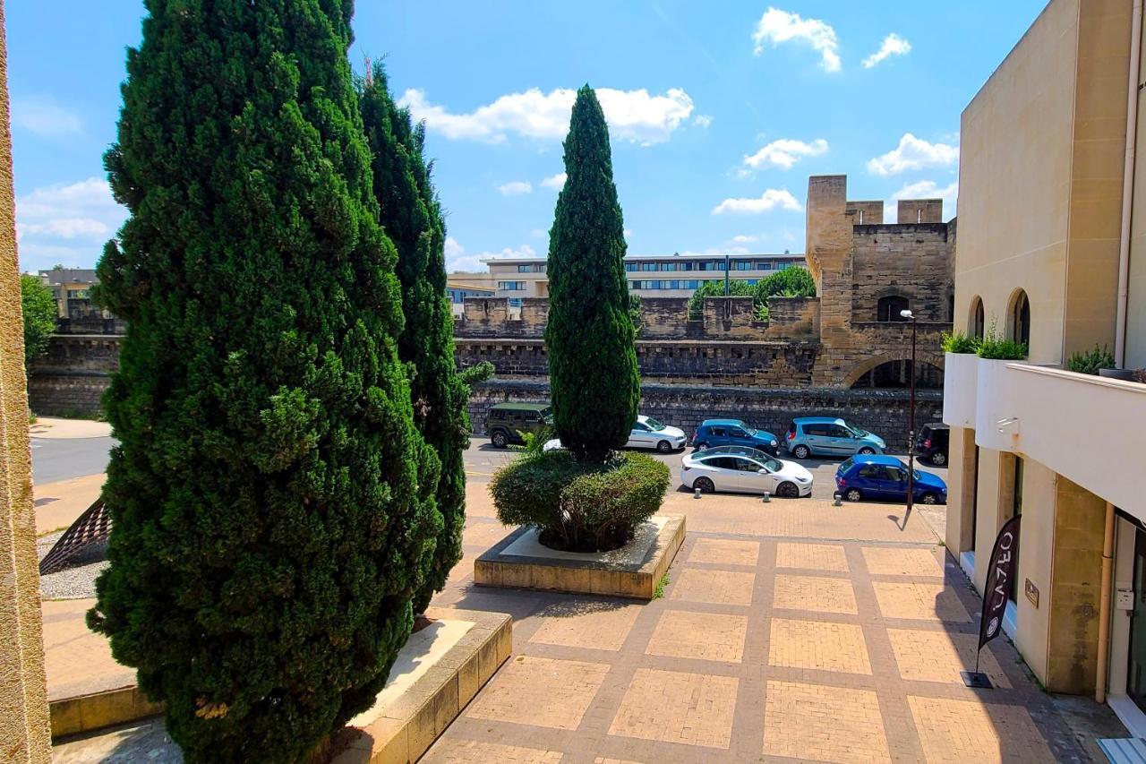 Regard Sur Les Remparts - Terrasse & Parking Appartement Avignon Buitenkant foto
