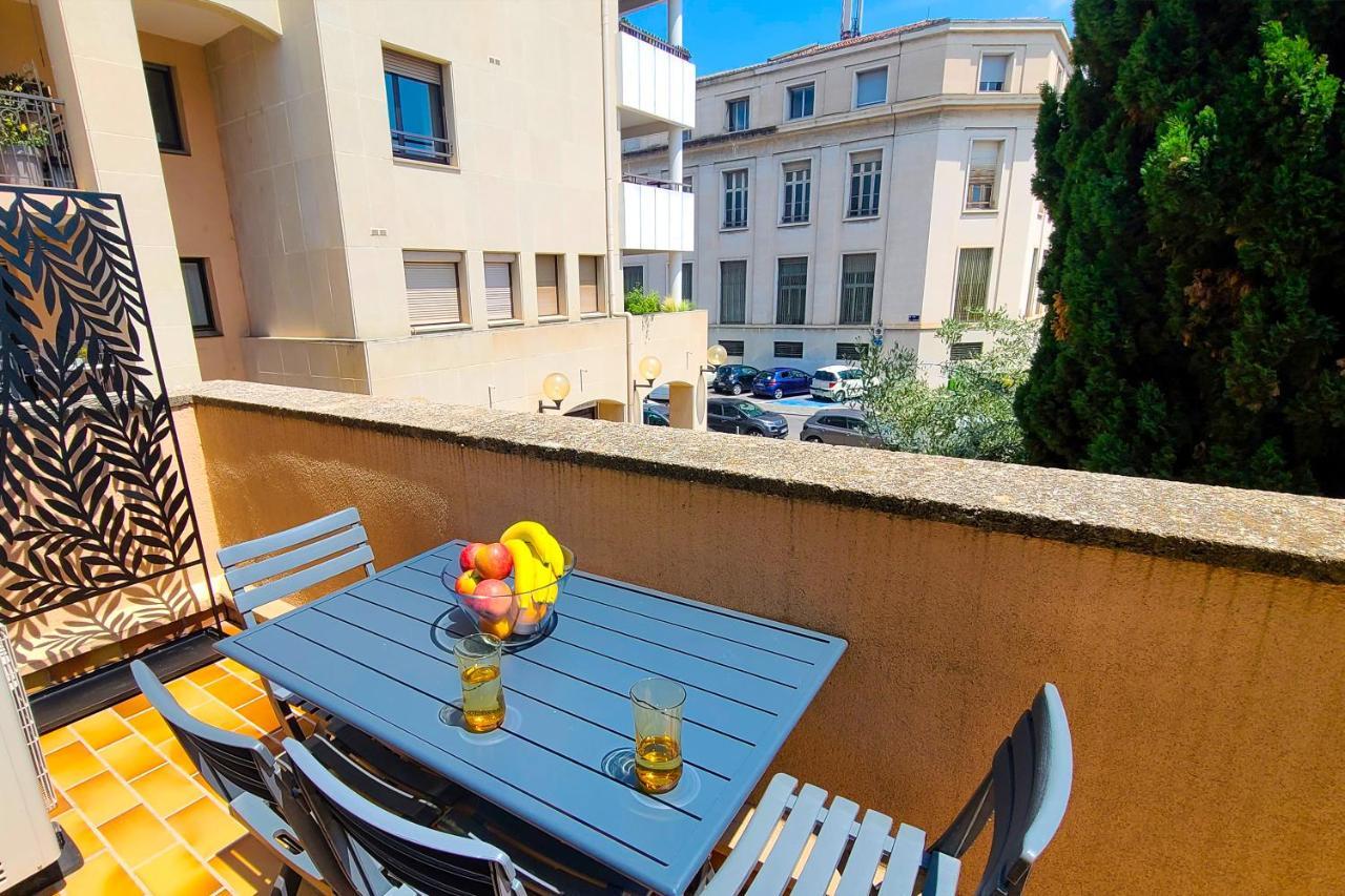 Regard Sur Les Remparts - Terrasse & Parking Appartement Avignon Buitenkant foto