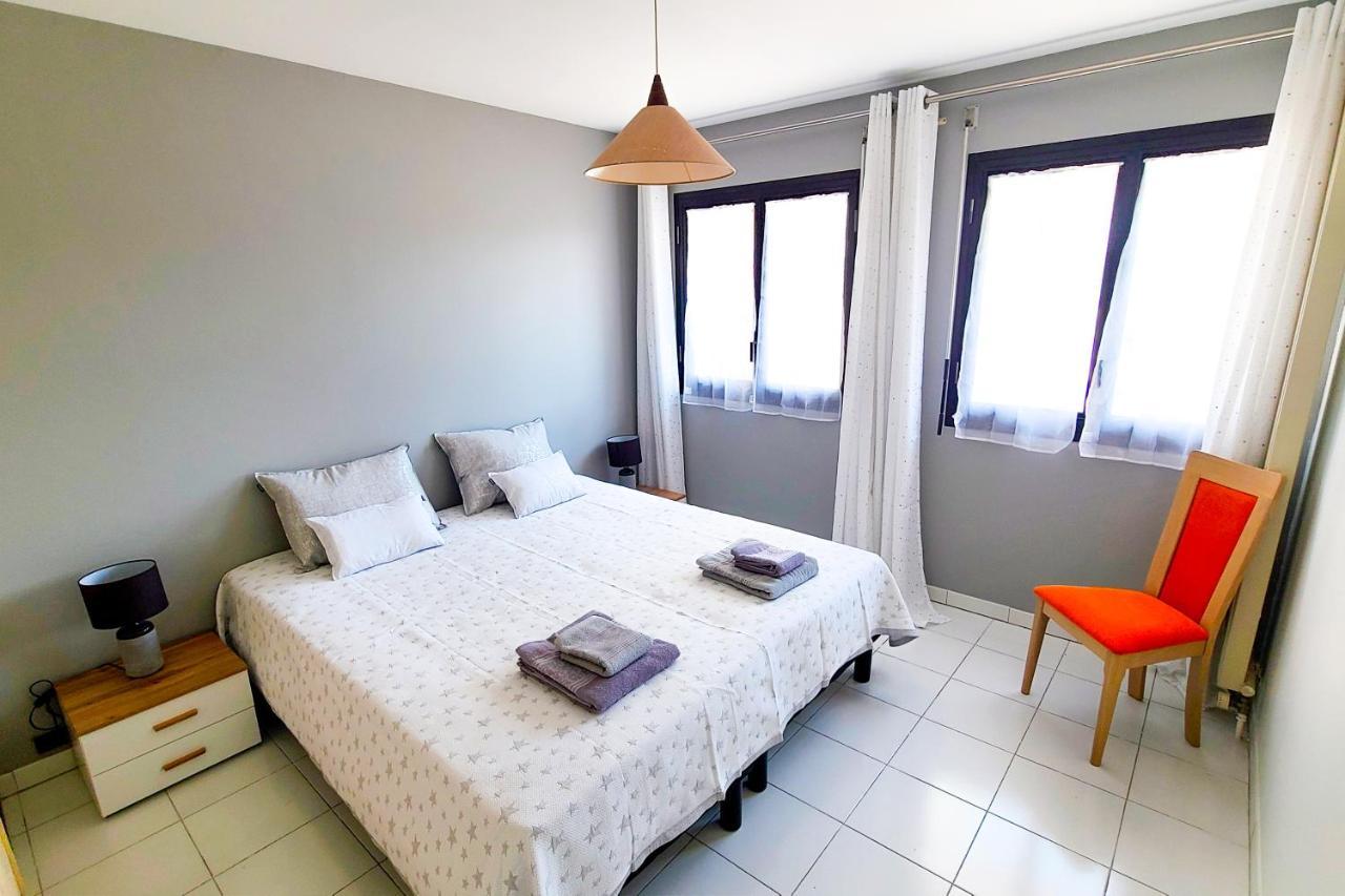 Regard Sur Les Remparts - Terrasse & Parking Appartement Avignon Buitenkant foto