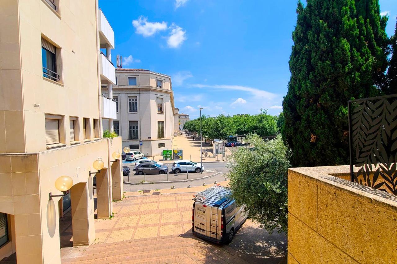 Regard Sur Les Remparts - Terrasse & Parking Appartement Avignon Buitenkant foto