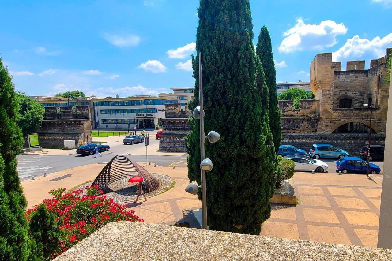 Regard Sur Les Remparts - Terrasse & Parking Appartement Avignon Buitenkant foto