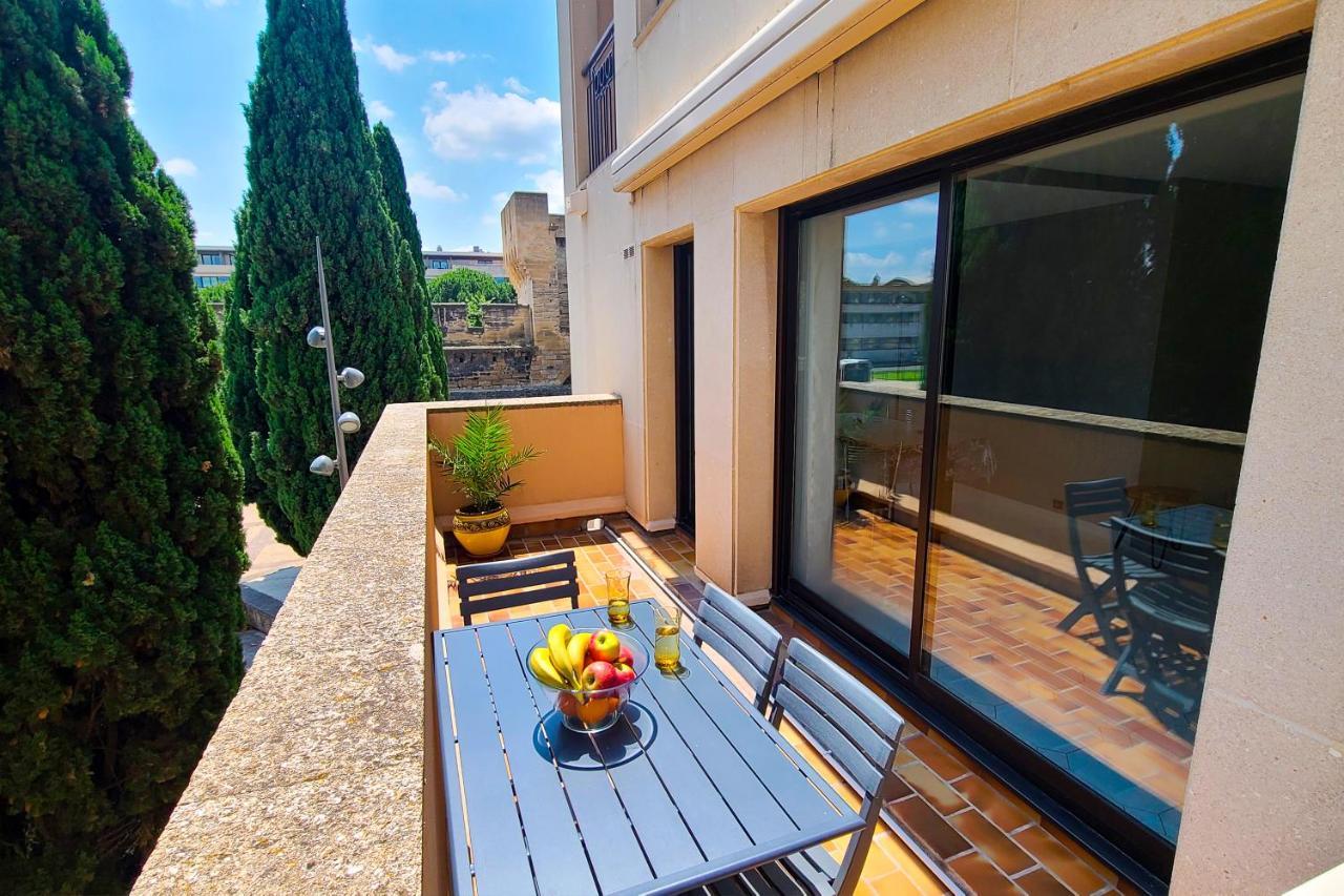 Regard Sur Les Remparts - Terrasse & Parking Appartement Avignon Buitenkant foto